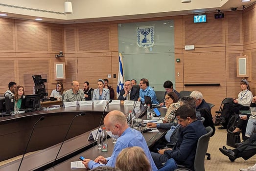 השרה סילמן ומנכל המשרד בוועדת הפנים והגנת הסביבה של הכנסת, קרדיט: המשרד להגנת הסביבה
